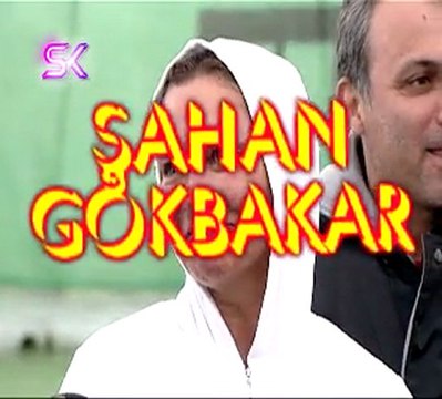 ŞAHAN GÖKBAKAR, HÜLYA AVŞAR'A MEYDAN OKUDU