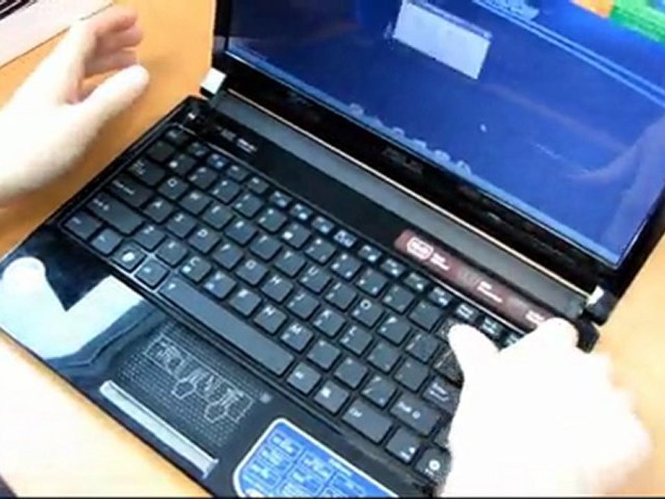 ASUS UL30A Thin & Light Core 2 Duo Notebook Re-boxing & First Look Linus Tech Tips