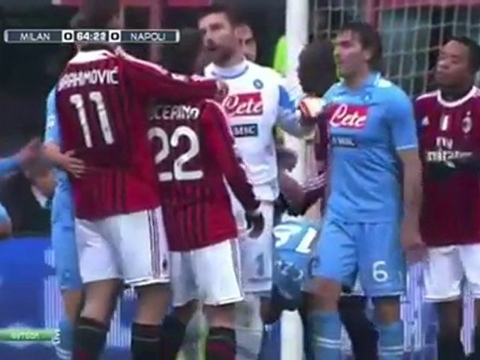 Zlatan Ibrahimovic gifle un adversaire !