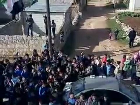 فري برس ادلب جسرالشغور قرية الكستن مظاهرة طلابية نصرة لحمض الجريحة 6 2 2012 ج2
