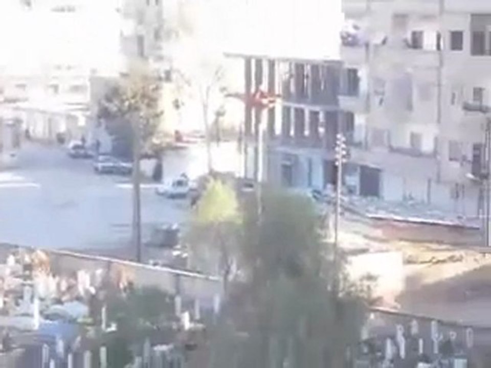 فري برس   معضمية الشام   إطلاق نار كثيف أثتاء تشييع الشهيد محمود رجب 02 02 2012