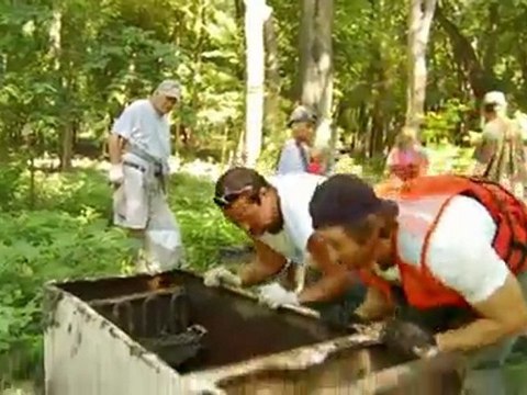 Heroes of Conservation 2008- The Garbage Man in Action
