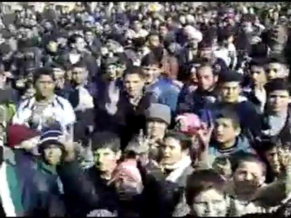 فري برس   حماة كرناز مظاهرة صباحية حاشدة 5 2 2012