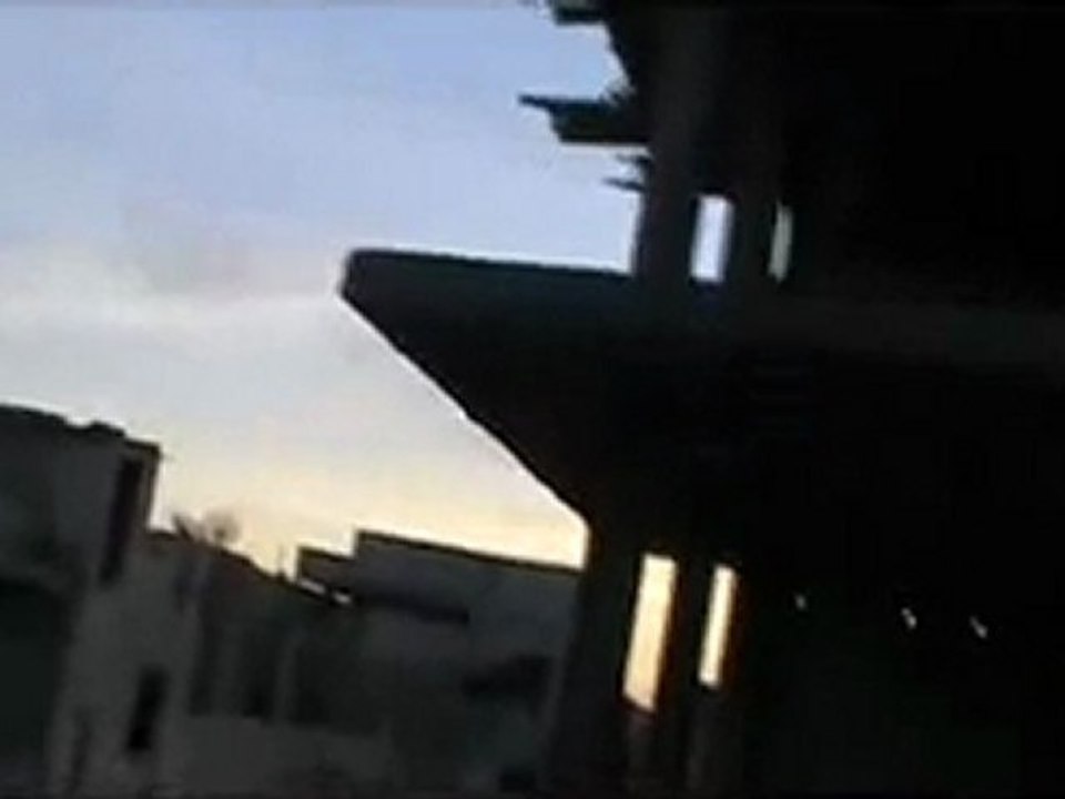 فري برس   حمص بابا عمرو قصف عنيف بالقذائف العشوائيه من قبل عصابات الاسد 6 2 2012 ج3