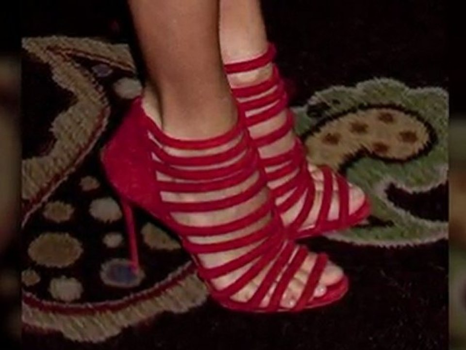 Stacey Keibler zeigt Bein: megalang