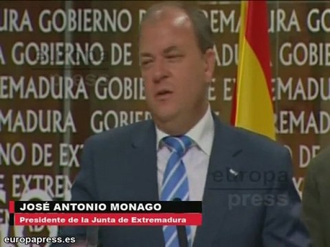 La elección de Rubalcaba, criticada por PP e IU