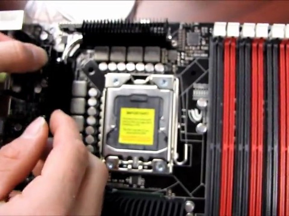 ASUS Rampage III Formula Core i7 Gaming Motherboard Unboxing & First Look Linus Tech Tips