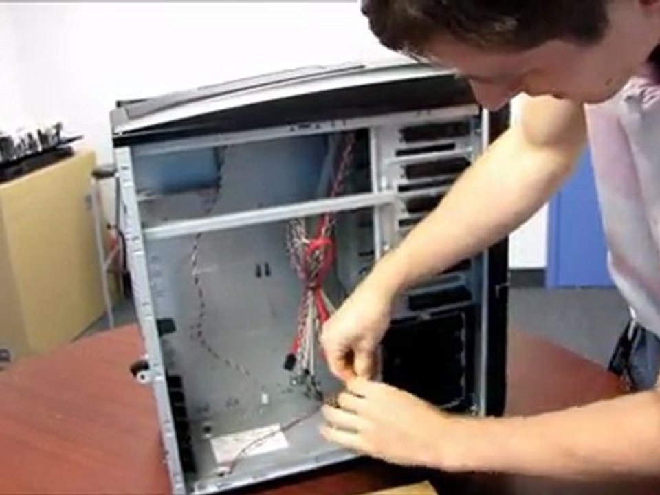 Cougar 6XR9BB Gaming Computer Case Unboxing & First Look Linus Tech Tips