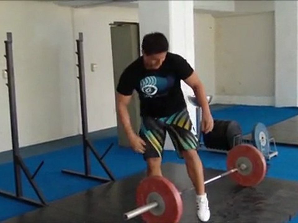 Remo Con Barra Con Agarre Invertido. Ejercicio De Espalda.