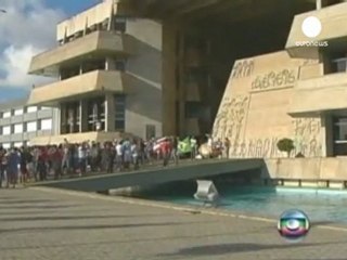 Brazil: Troops deployed as police strike sparks crimewave