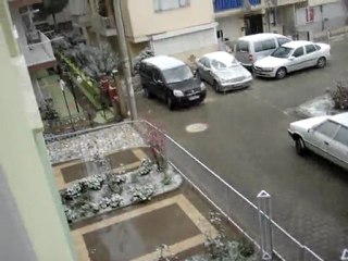 İZMİRE'  DE KAR YAĞDI