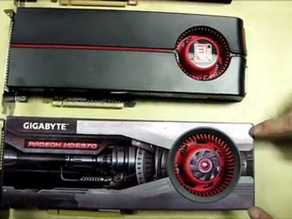 AMD Radeon HD 6970 & 6950 Length Comparsion Linus Tech Tips