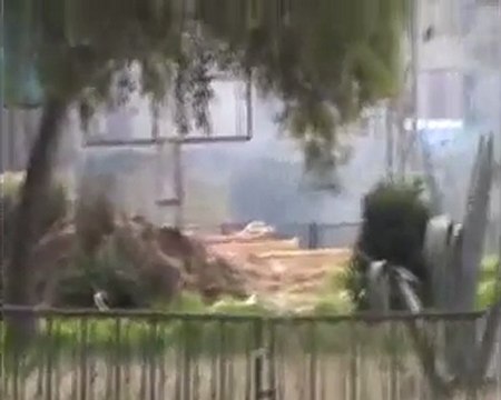 فري برس حمص حي البياضة سقوط قذيفة هاون وتصاعد الدخان الكثيف الناشط محمد أبو الفداء 6 2 2012