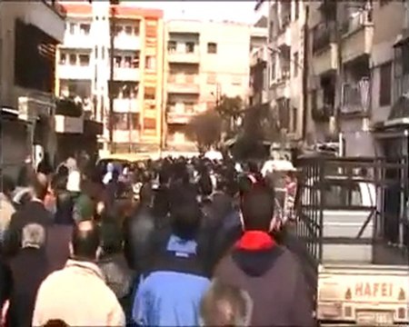 فري برس حمص القصور مظاااهرة أبطااال القصور بعد صلاة الظهر فدااااء لأاهل باباعمر والاحياء المحاااصرة ومقطع أ ثار القصف على البيوت 7 2 2012