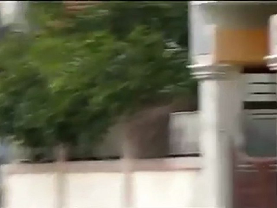 فري برس   حمص   حي الإنشاءات الشهيد عبد الحميد صبوح ملقى على الأرض 6 2 2012