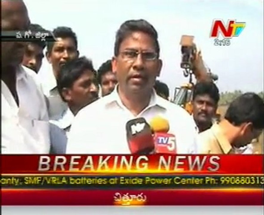 Train Hits A Tractor At Narsapuram