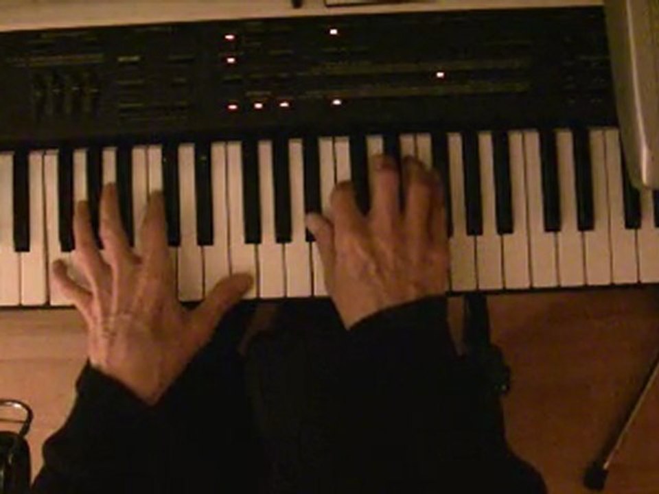 manon gainsbour piano