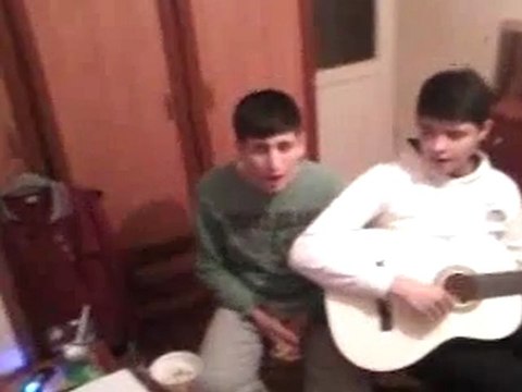 GİTARCI BURAK VE MERT BU ŞEHİR GİRDAP GÜLÜM