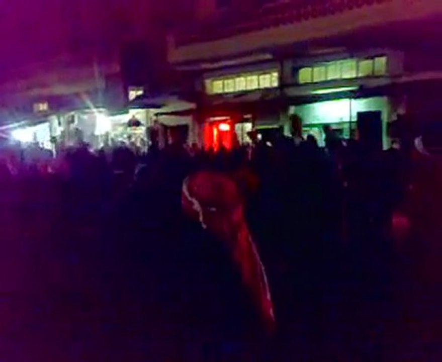 فري برس   حمص  مدينة القريتين  مظاهرة مسائية  2 2012