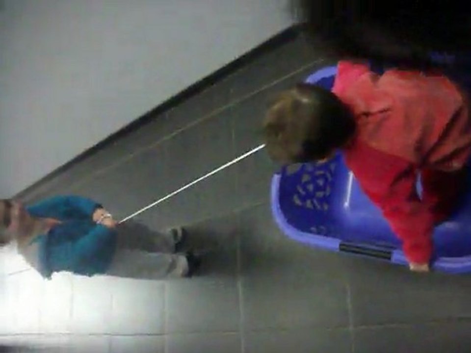 Basile fait faire de la luge à Celio