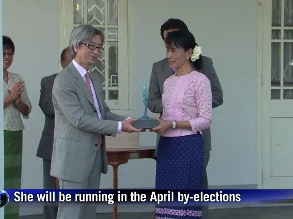 Suu Kyi denies deal to join government