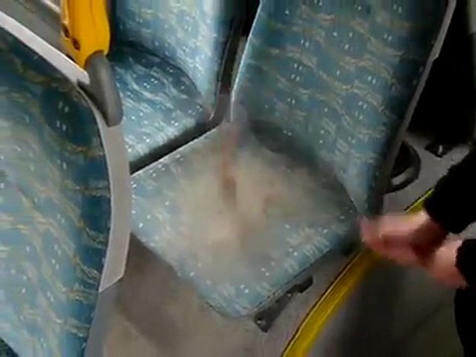 test-de-proprete-dans-un-bus