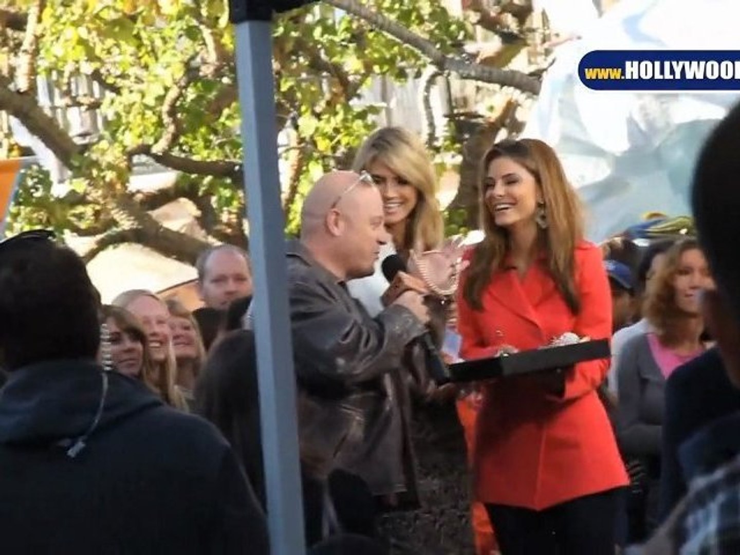 Heidi Klum filma para Extra en The Grove