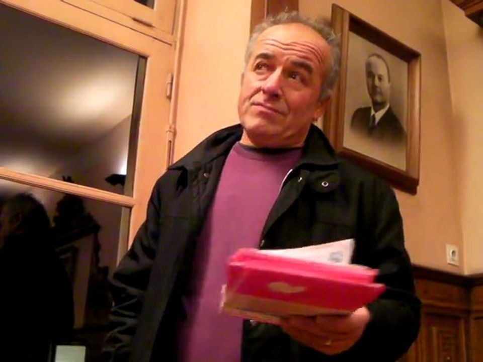 Joseph Guinard présente l'enquête sur le centre historique de l'association Romans, coeur de ville