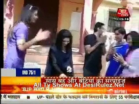 Saas Bahu Aur Betiyan 8th February 2012pt4