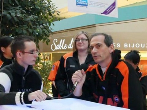 Interview de Gauthier Thierry, tresorier du FUN, lors de la grande braderie à la galerie commerçante Bonne Source