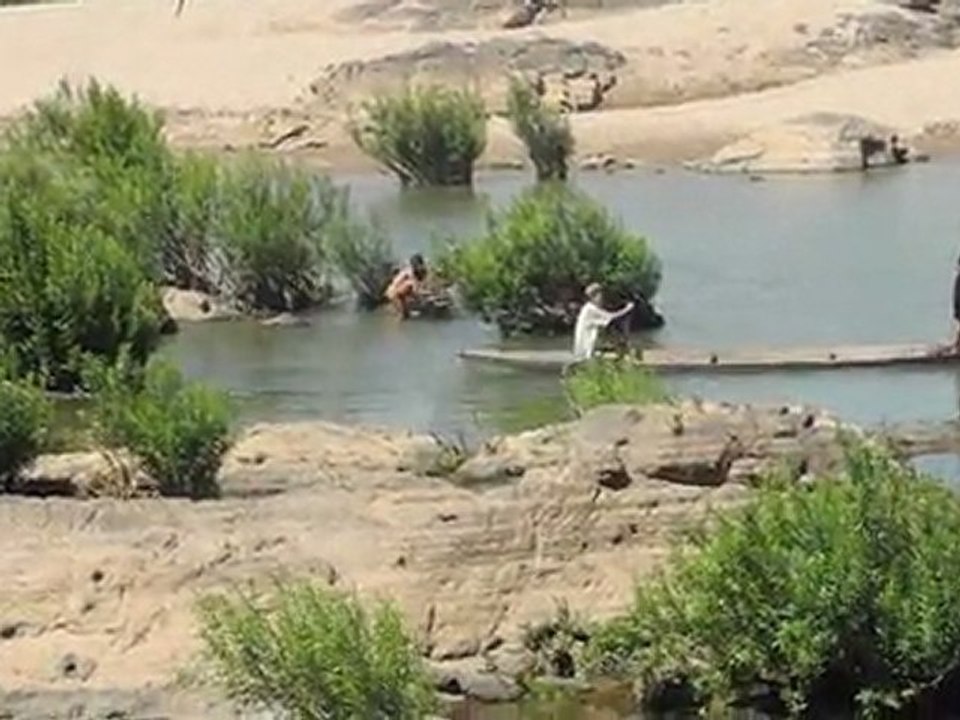 Enfance heureuse sur le Mékong.Laos (4000 îles)