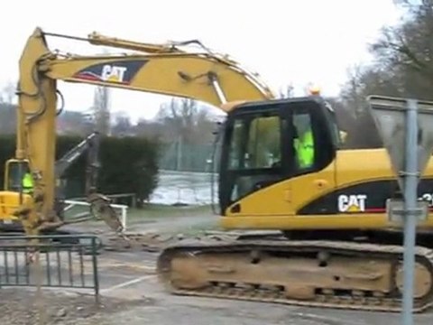 Saint-Just-en-Chaussée: le pont de l'Arré, route du Plessier, en travaux