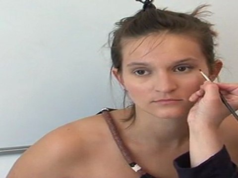 Astuce maquillage : adapter le maquillage à des yeux ronds