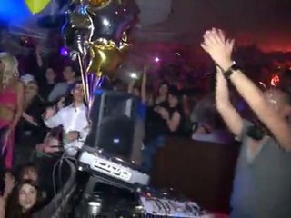 TOO MUCH SPÉCIALE BRITNEY SPEARS