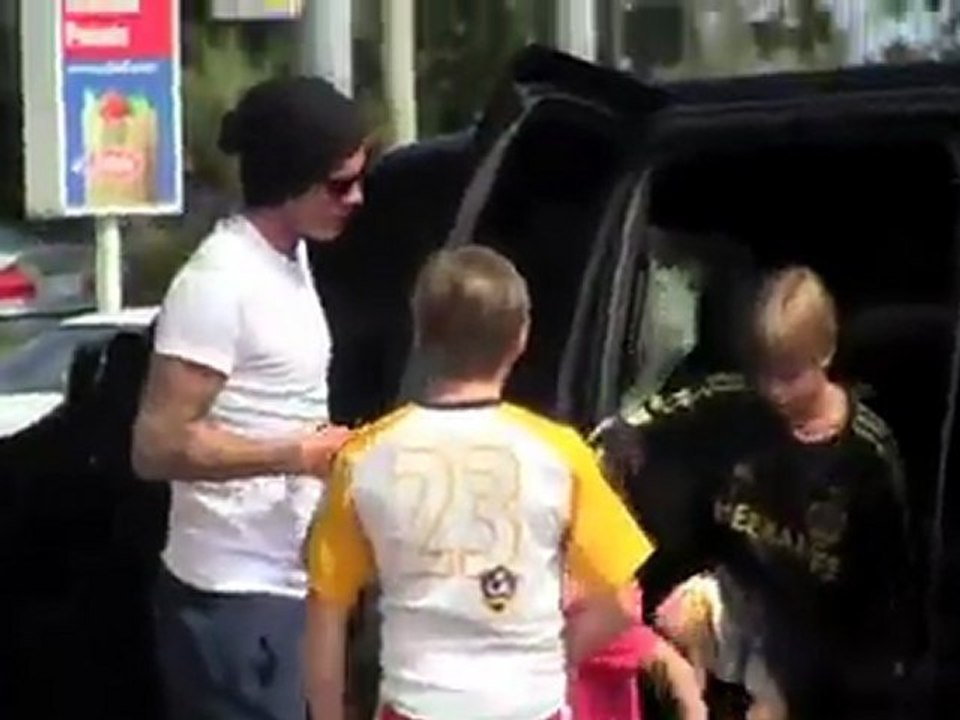 David Beckham: I've Got Three Friends