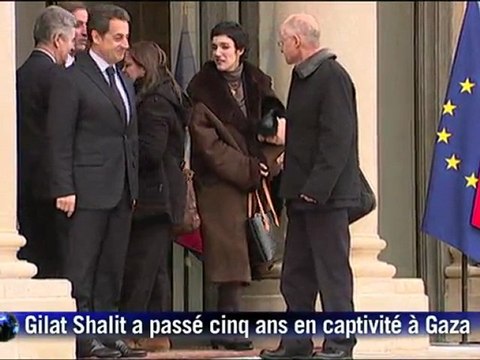 Le Franco-israélien Gilad Shalit, libéré le 18 octobre après cinq ans de captivité à Gaza, a été reçu mercredi 8 février par le président Nicolas Sarkozy, qui l'a raccompagné sur le perron de l'Elysée après leur entretien
