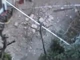 فري برس   حمص باباعمرو قذيفة صاروخية نزلت على احد المنازل 8 2 2012
