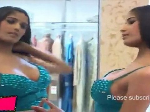 Watch Poonam Pandey's Huge Sexy Big Bosoms