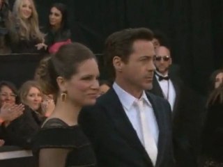 Kutcher helps kids, Jolie to present at Oscars