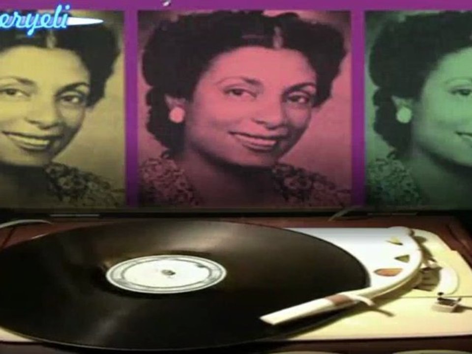 Safiye AYLA /Neşeyle Geçen Ömrümü Eyvah Heder Ettin