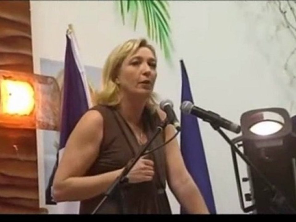 Marine LEPEN: Dérapages en Réunion (RFO JT - 08/02/2012)