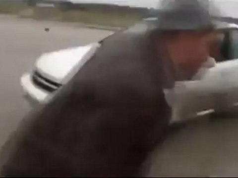 فري برس مدينة ادلب اطلاق رصاص على المشيعين 7 2 2012 جـ2