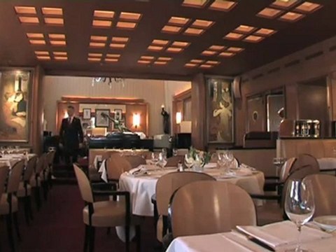 Relais Plaza - Les 50 Restaurants qui font Paris / Snob