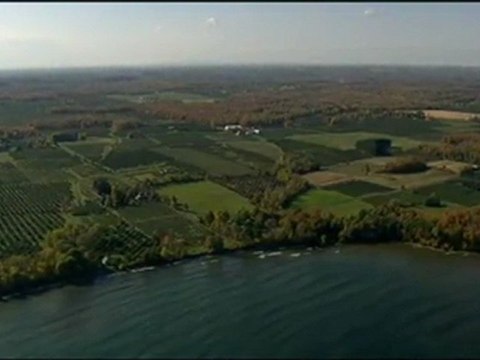VUES D'EN HAUT - DU LAC CHAMPLAIN AUX CHUTES DU NIAGARA