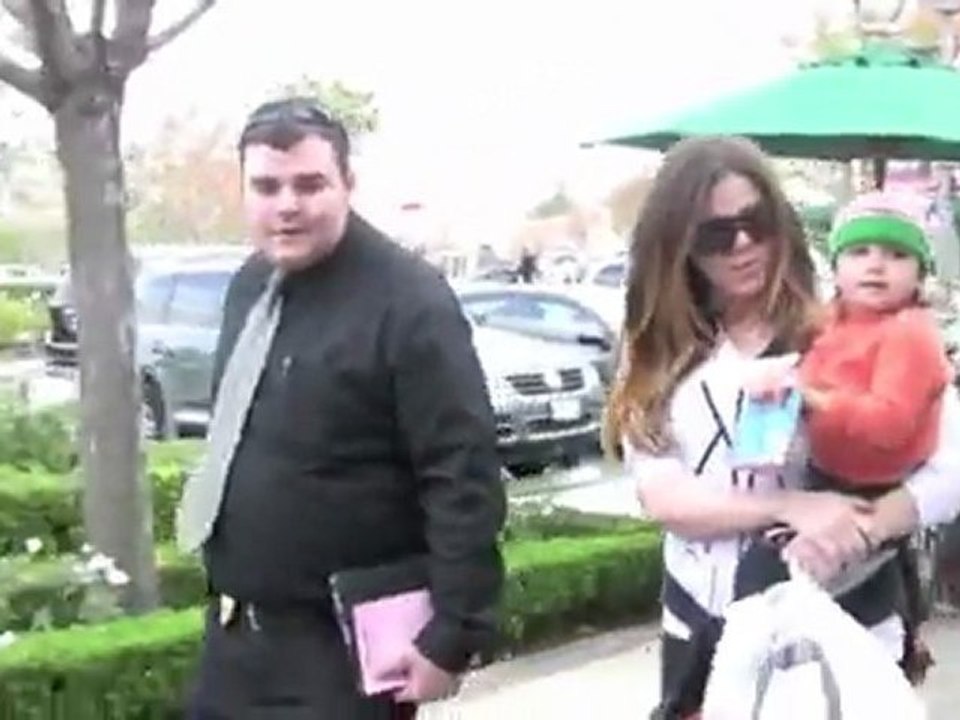 Kourtney Kardashian Expects a Baby Girl