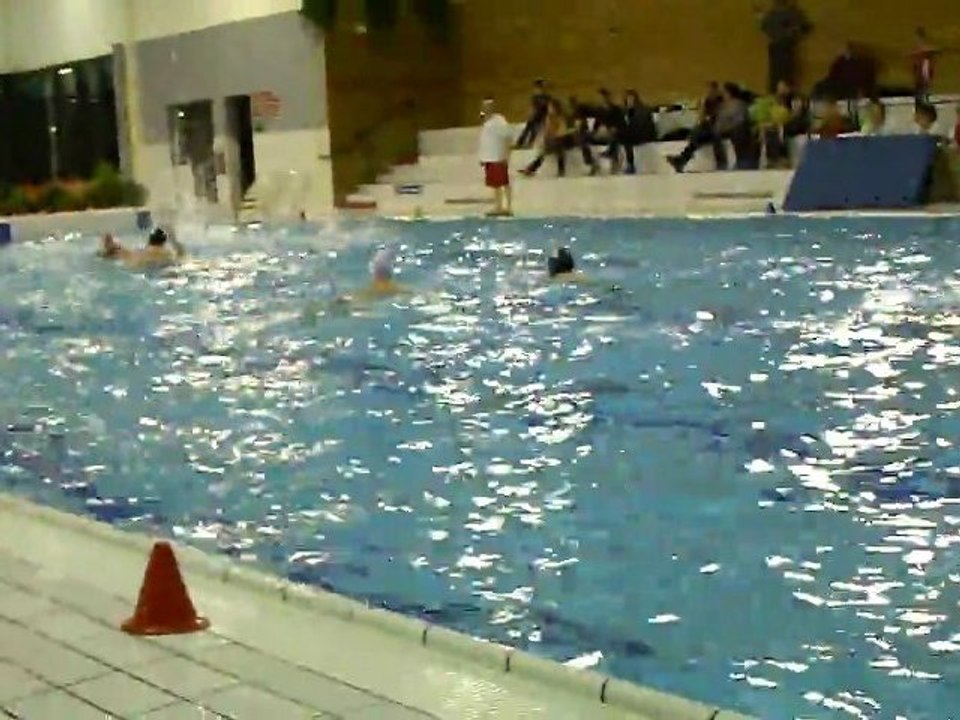 Match Water Polo AWPCvsCARENTAN 2012 02 04 2eme Quart temps 2-3