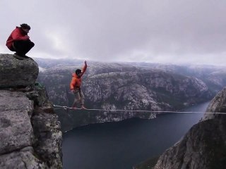 I believe I can fly * EXtrEmE climb walk in Norway - Vidéo Dailymotion