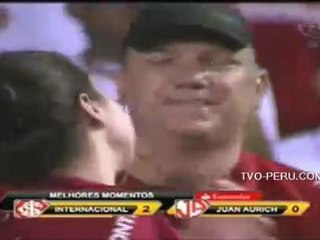 Internacional de Porto Alegre derrotó 2-0 al Juan Aurich, Feb-09-2012