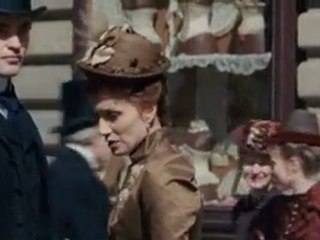 Bel Ami exclusivo clip (Glamour.com UK)