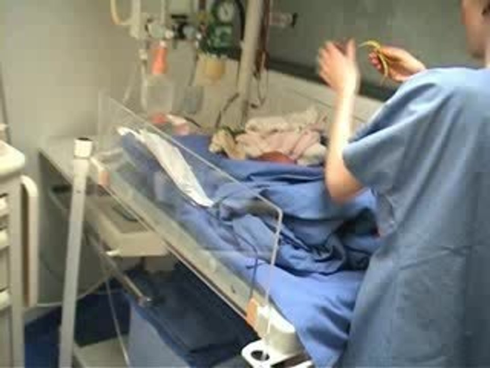 Les premiers cris de manon